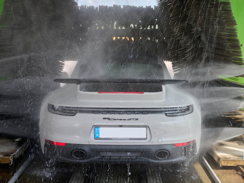 Bild 33_Prozent_der_Befragten_legen_grossen_Wert_auf_die_Sauberkeit_ihres_Autos.jpg